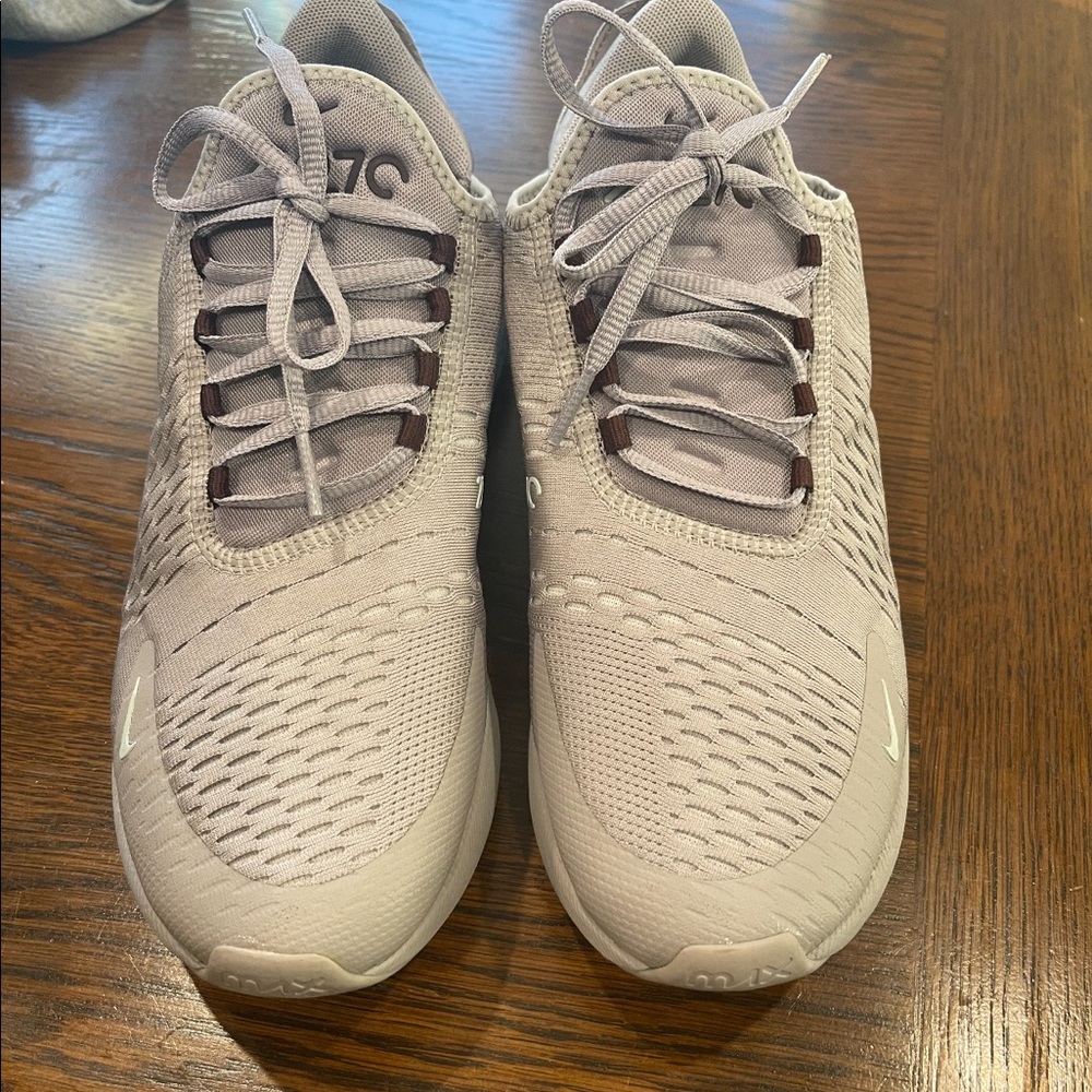 AirMax 270 burgundy size 9 worn 3x